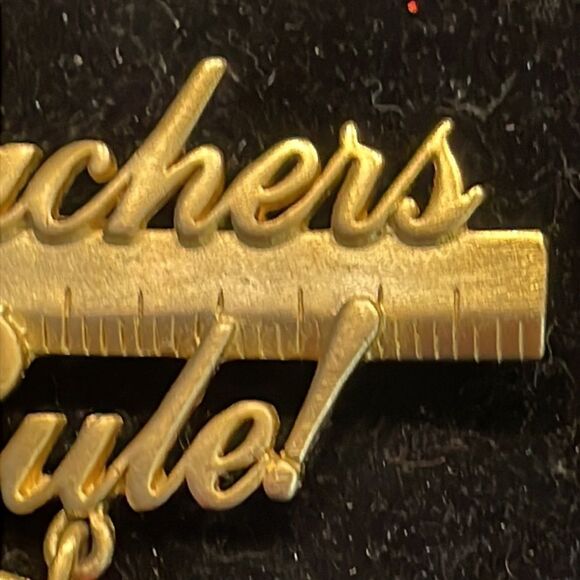 Vintage 2.3” Joanette Jewelry Teachers Rule gold tone brooch ruler enamel apple - Picture 7 of 13